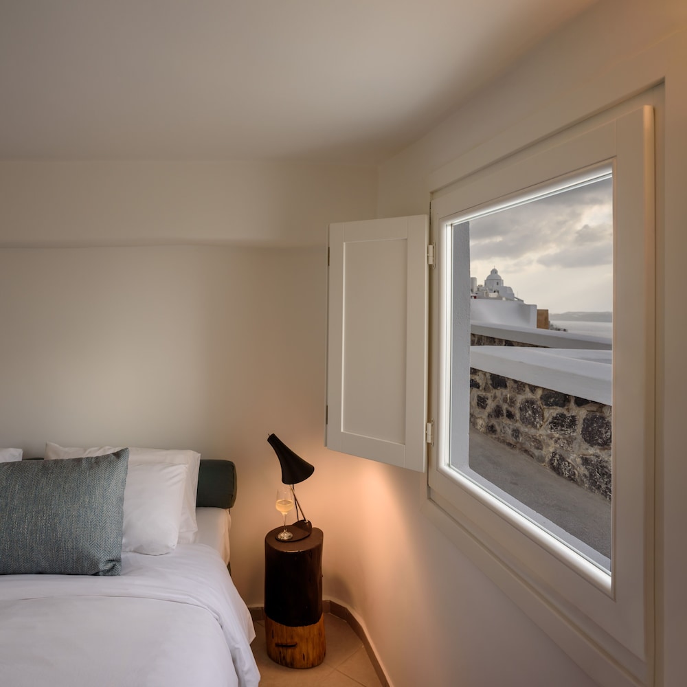 Villa, 2 Queen and Twin Beds, Caldera View, Outdoor Jetted Tub