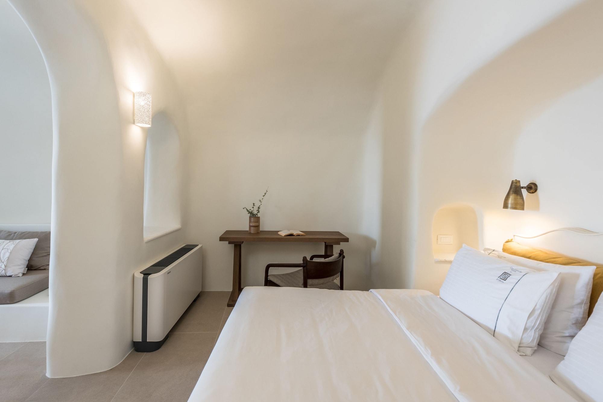 Cave, Pool, Suite, 1 Queen and 1 Single Bed