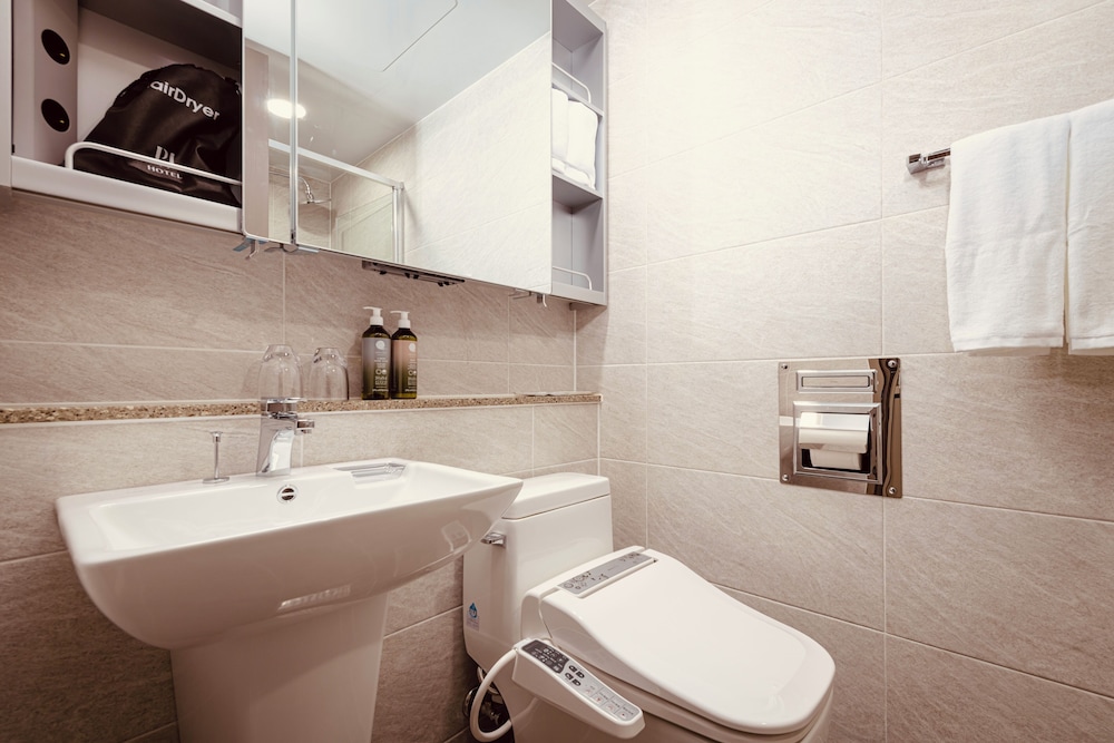 Sollago Myeongdong Hotel and Residence 47/50