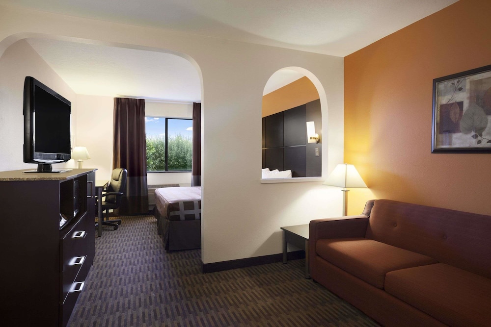 Days Inn by Wyndham Los Lunas 17/33