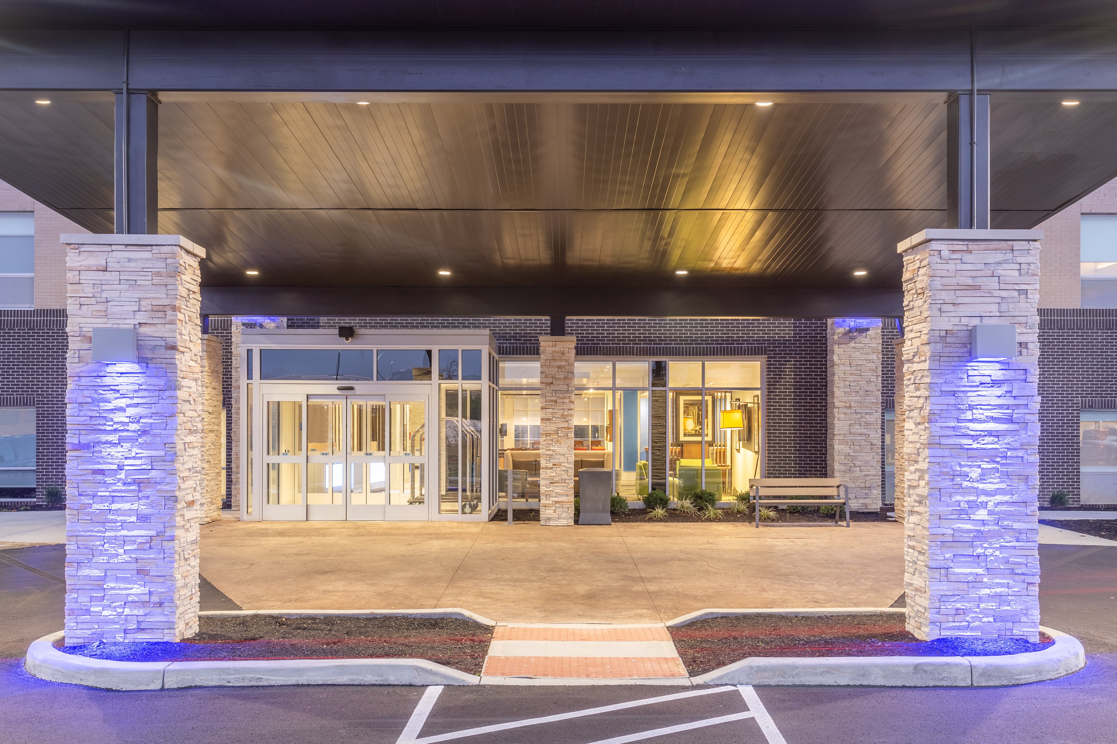Holiday Inn Express Suites Florence Cincinnati Airport 2/37