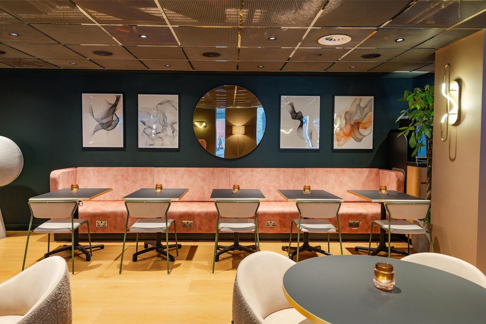 YOTEL London City, Select by Hilton 53/70