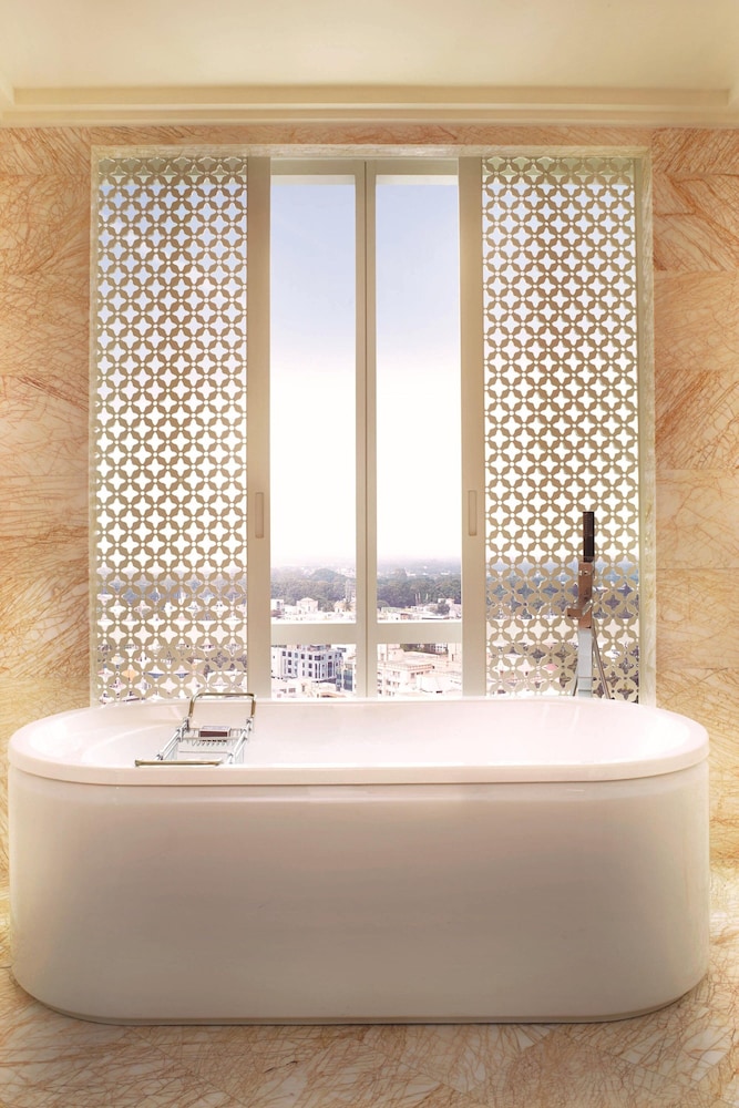 THE RITZ-CARLTON, BANGALORE 13/43