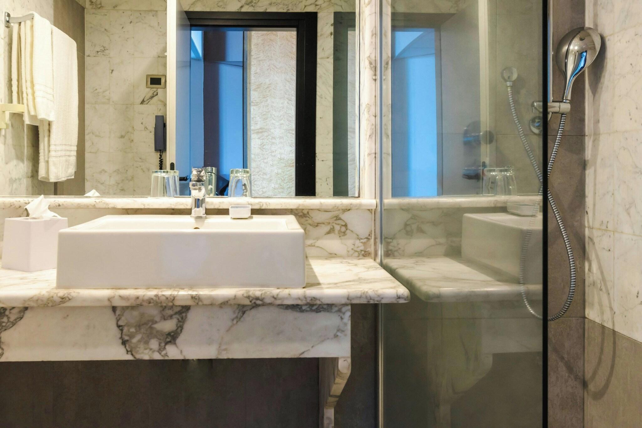 غرفة ديلوكس بسرير كينج، Four Points By Sheraton Catania Hotel And Conference Center 8/8