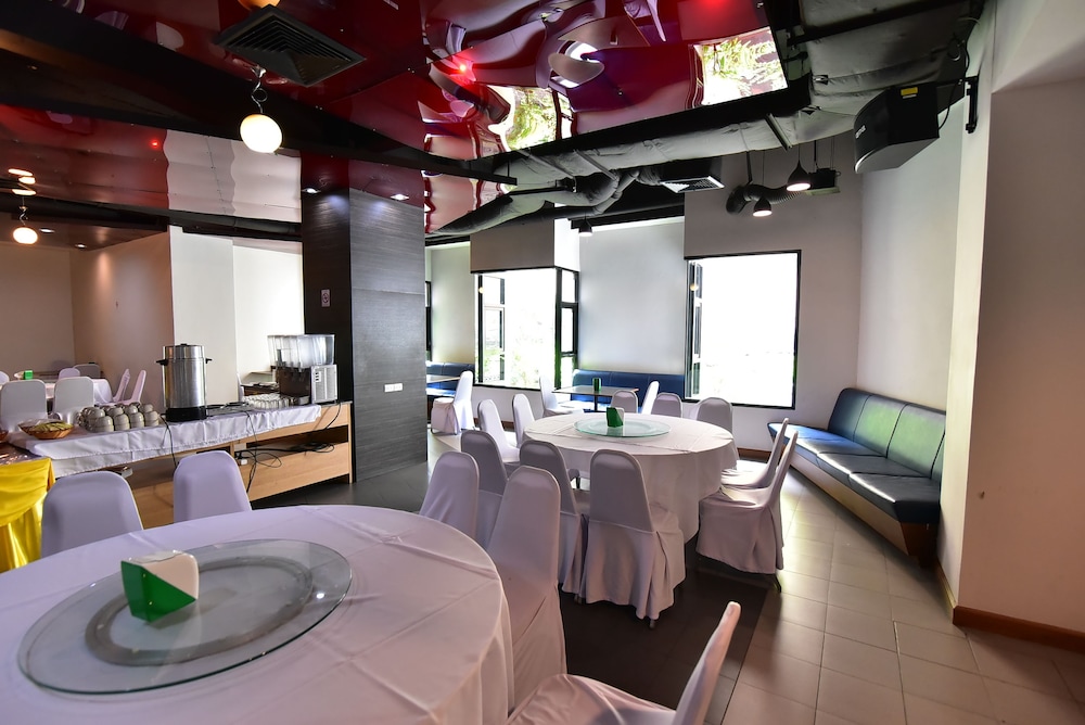 ALOHA HOTEL HAT YAI 52/66