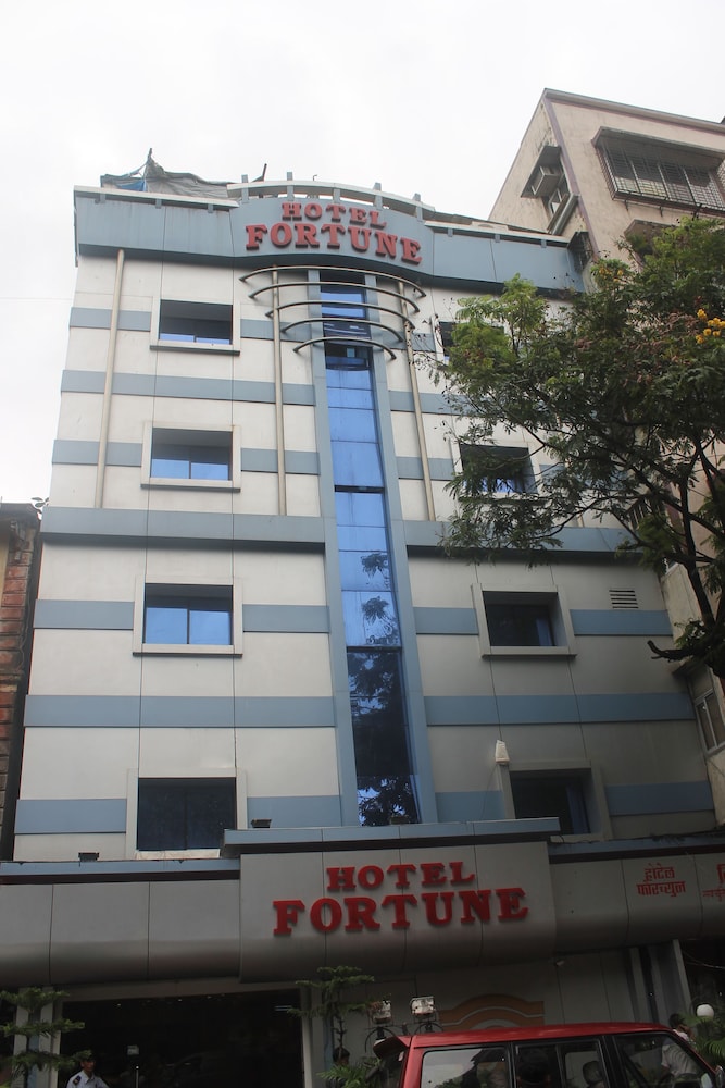 Fortune Hotel 1/39