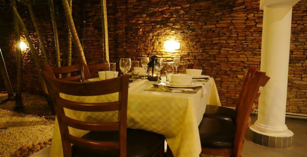 Ivory Castle Boutique Hotel 26/27