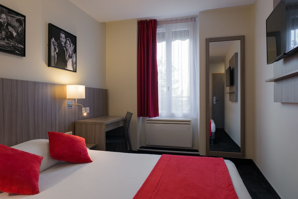 HOTEL REIMS 4/17