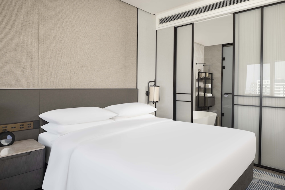 Sheraton Pujiang 13/40