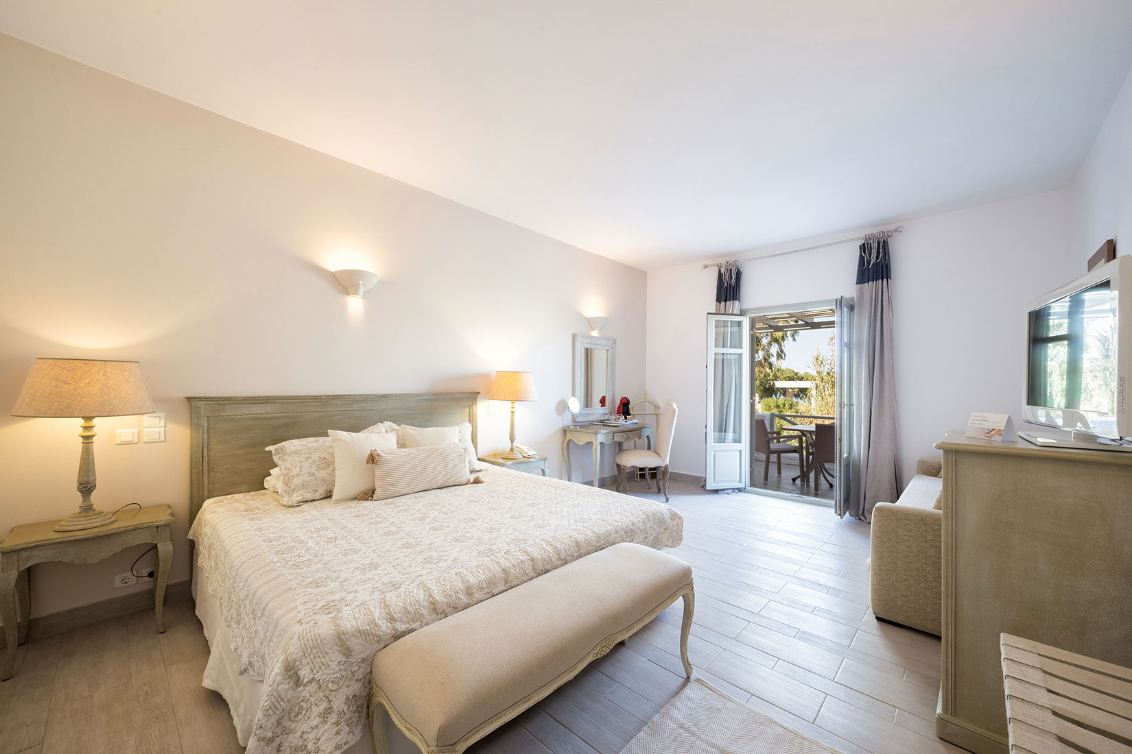Junior Suite, Lateral Side Sea View