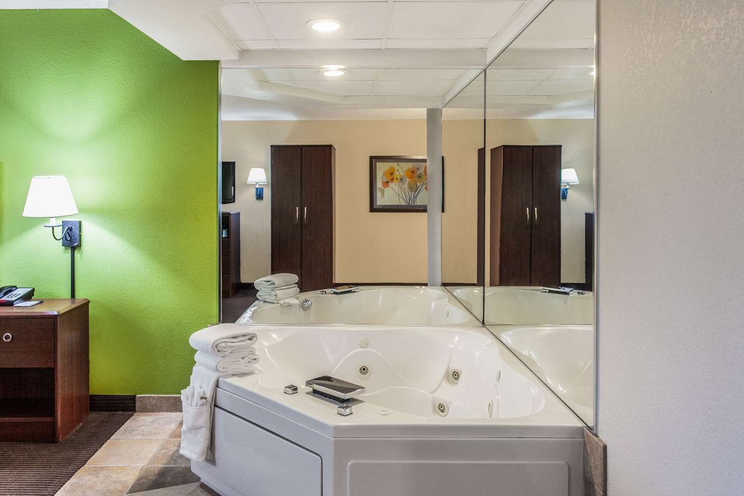 Americinn By Wyndham Stillwater 23/24