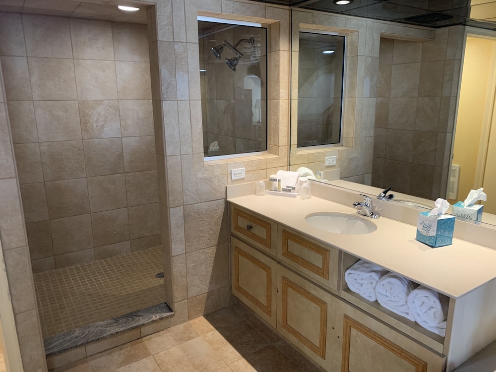 Paradise Stream Resort 11/66