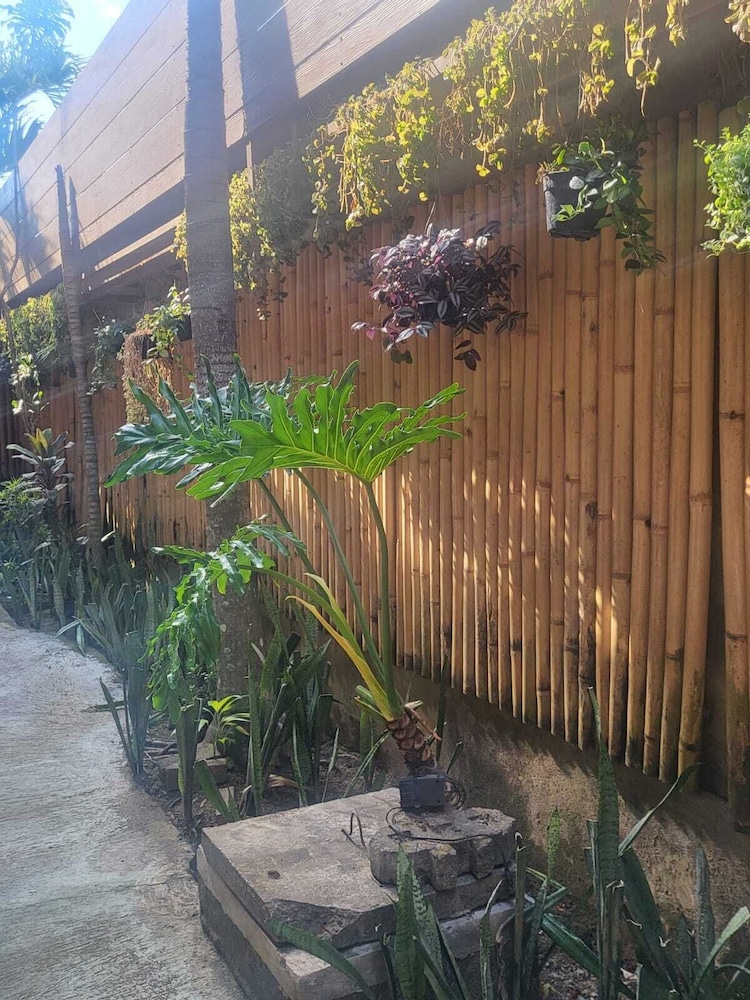Bulan Bali Hostel 39/45