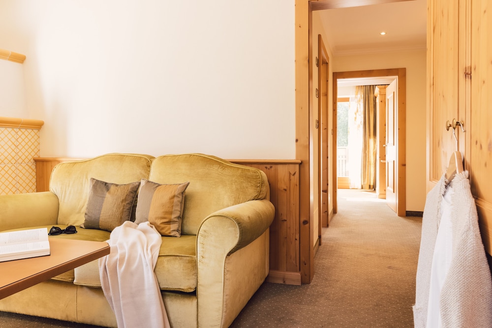 Alpenpalace Luxury Hideaway & Spa Retreat 30/50