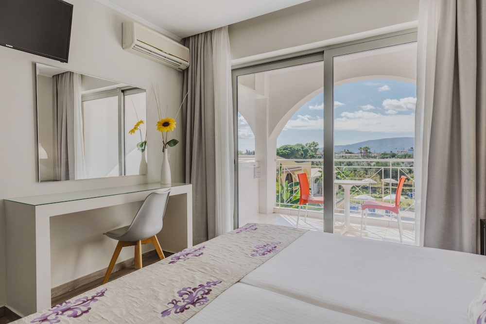 Deluxe, Twin Beds, Balcony 9/10