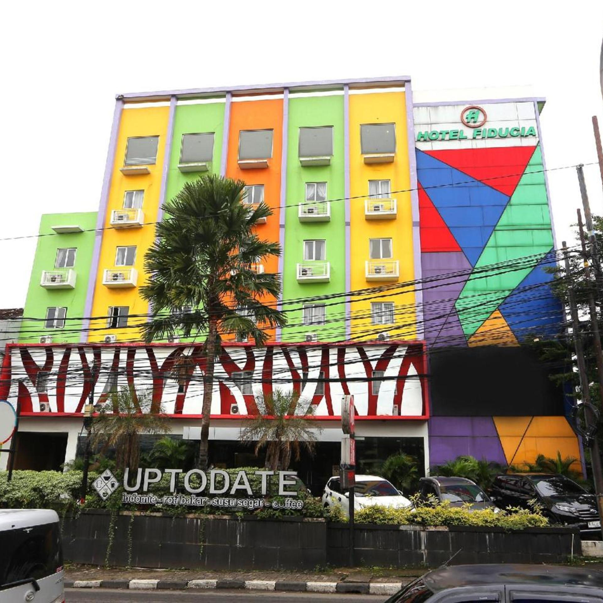 Super OYO Townhouse OAK Hotel Fiducia Pondok Gede in JAKARTA