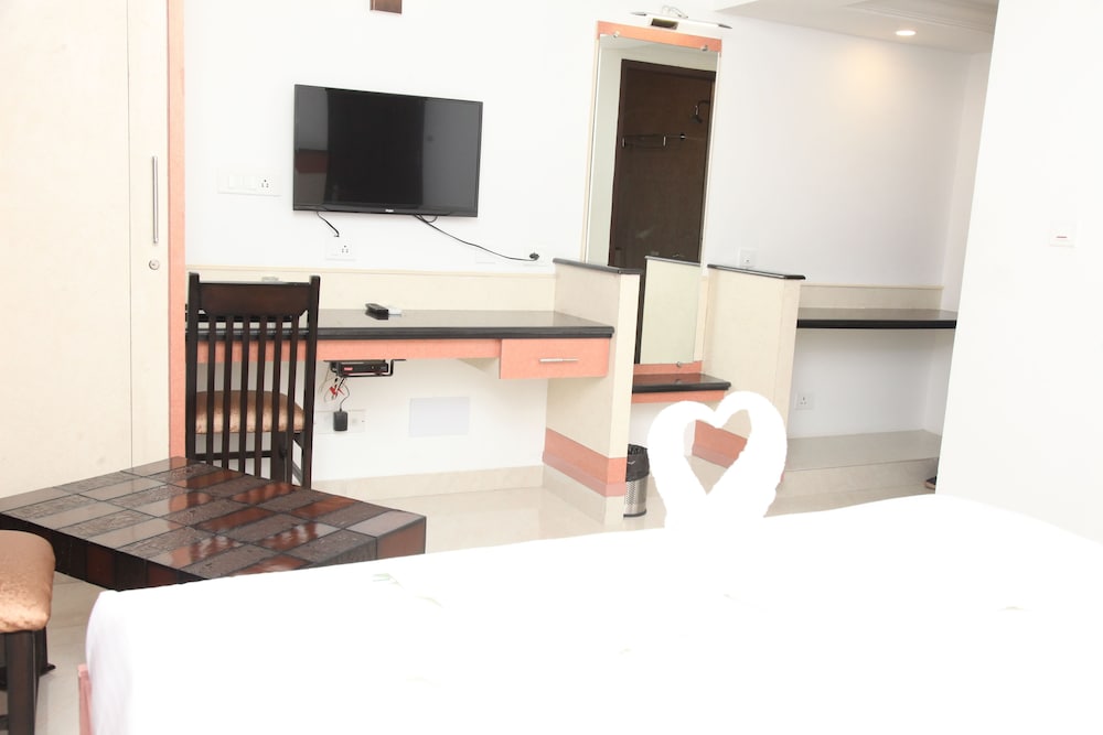 Hotel Karpagam International 25/29