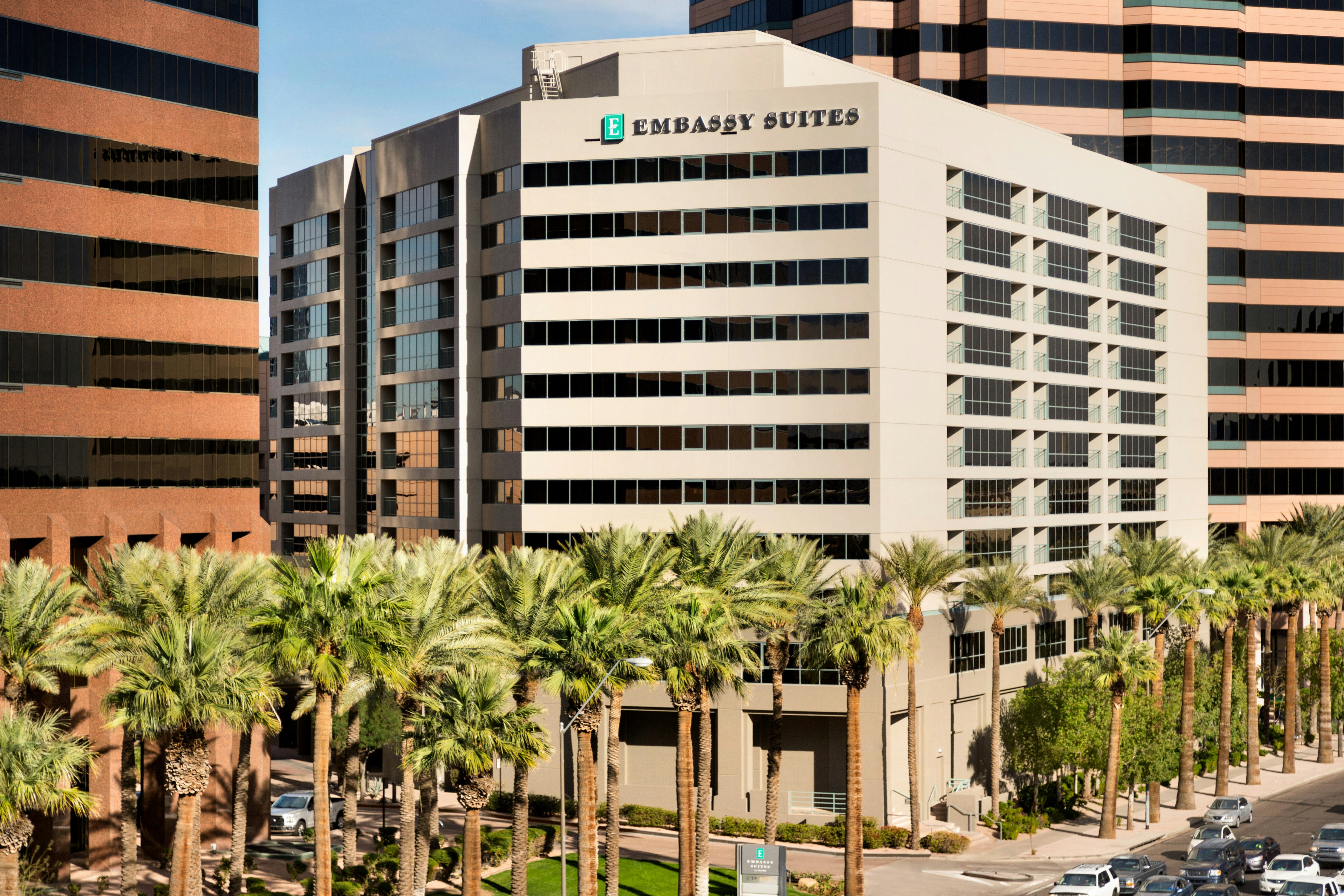 Embassy Suites By Hilton Phoenix Downtown North 70/70