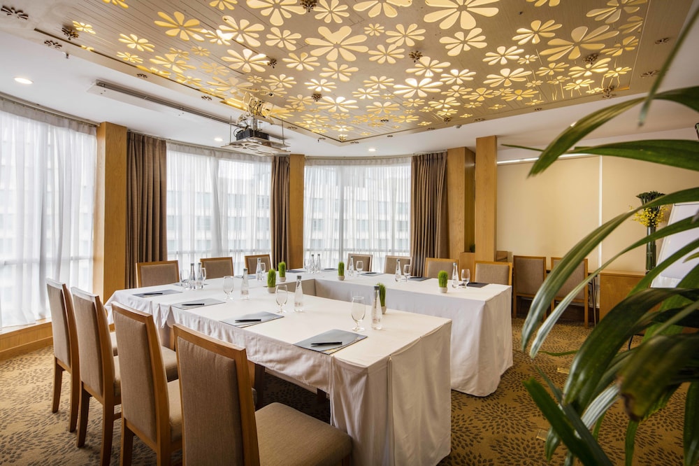 Paradise Saigon Boutique Hotel 40/50