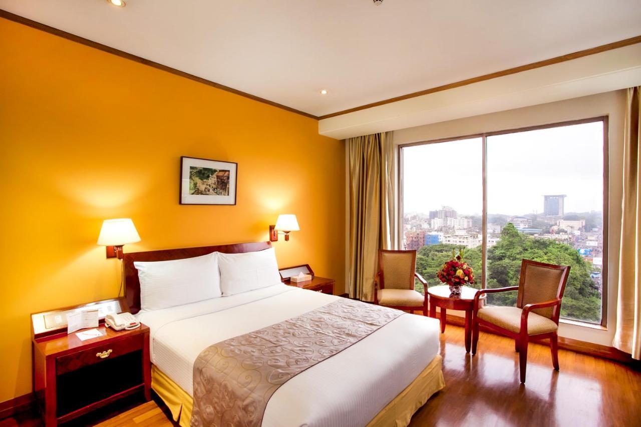 Super, Deluxe, Queen Bed