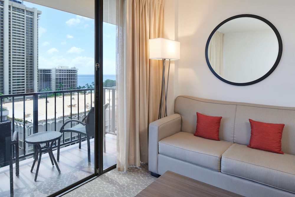AQUA PALMS WAIKIKI 38/41