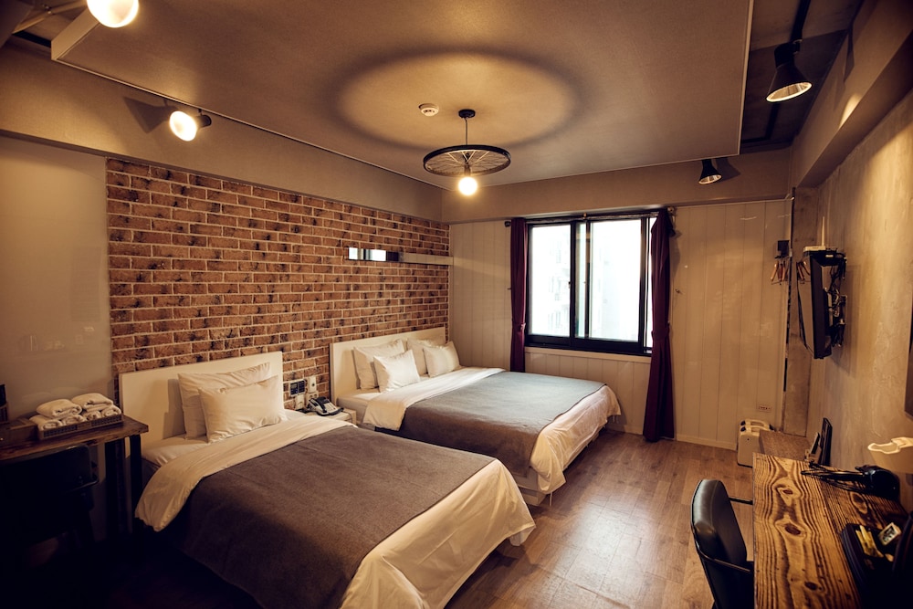 Hotel 109 39/73