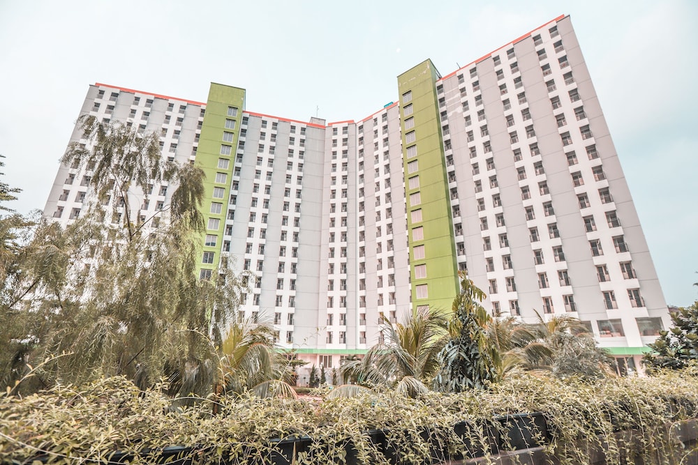 OYO 498 Green Lake View Ciputat 2/65