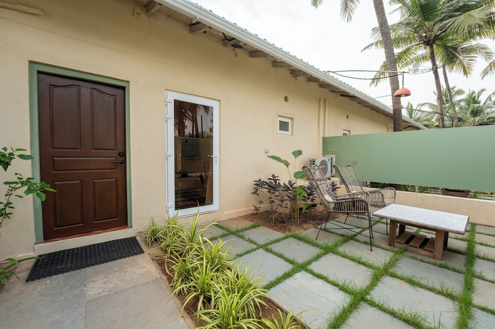 C'roque Beach Resort 2/50