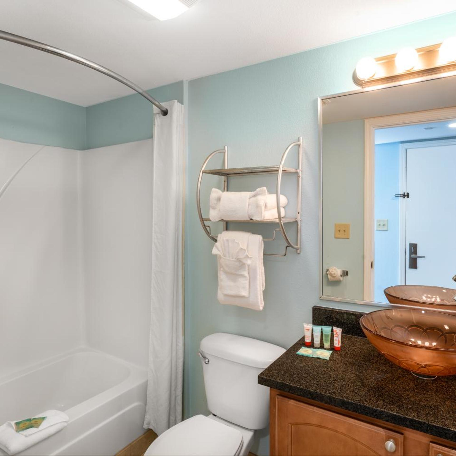 SUITE, KING BED, OCEAN FRONT