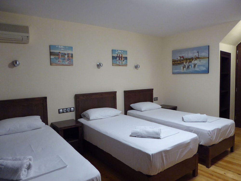 The Sea Front Rooms And Apartments 20/50