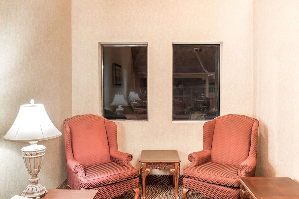 Super 8 by Wyndham Liverpool/Clay/Syracuse Area 15/21
