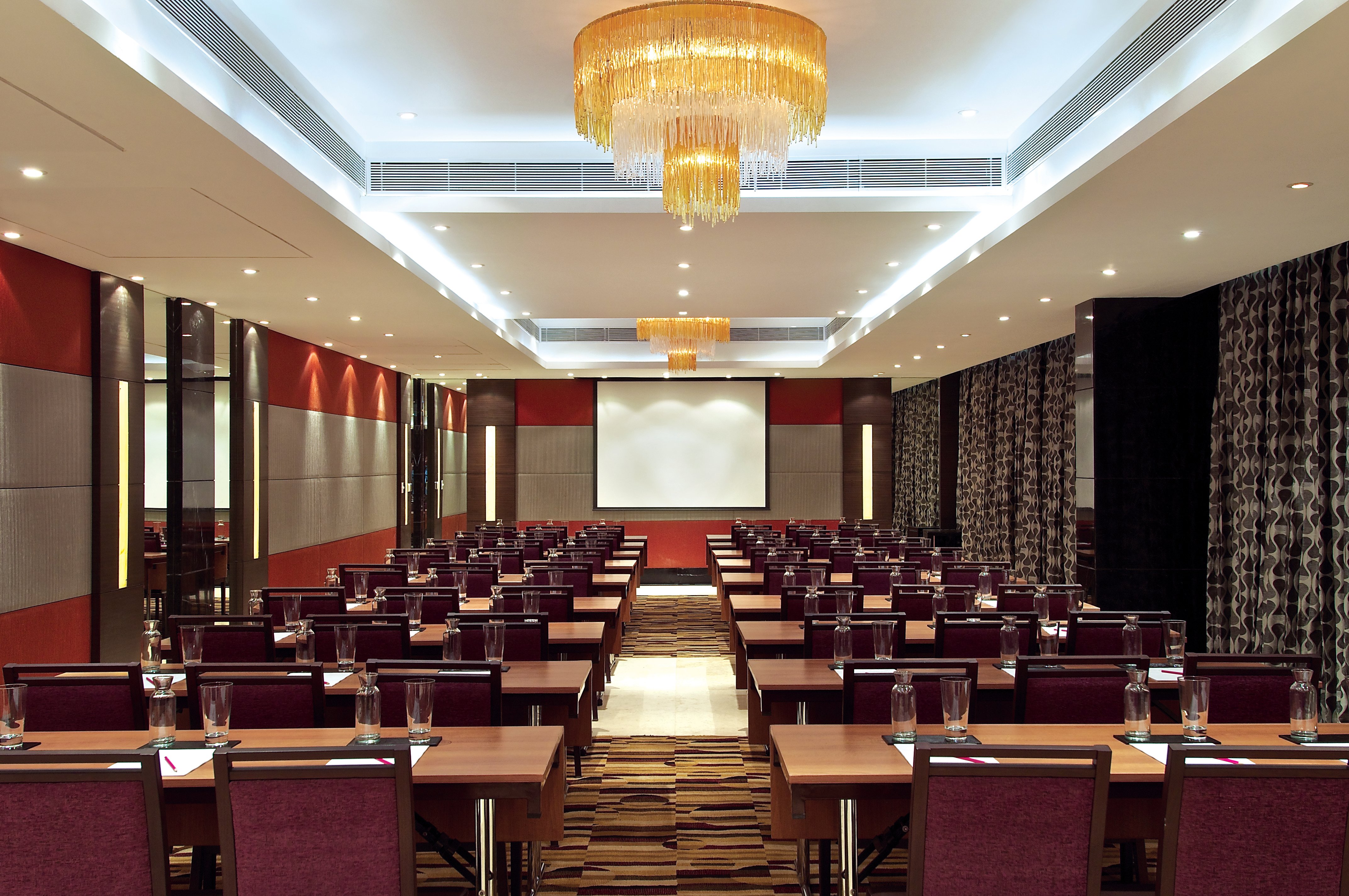Vivanta Hyderabad, Begumpet 50/55