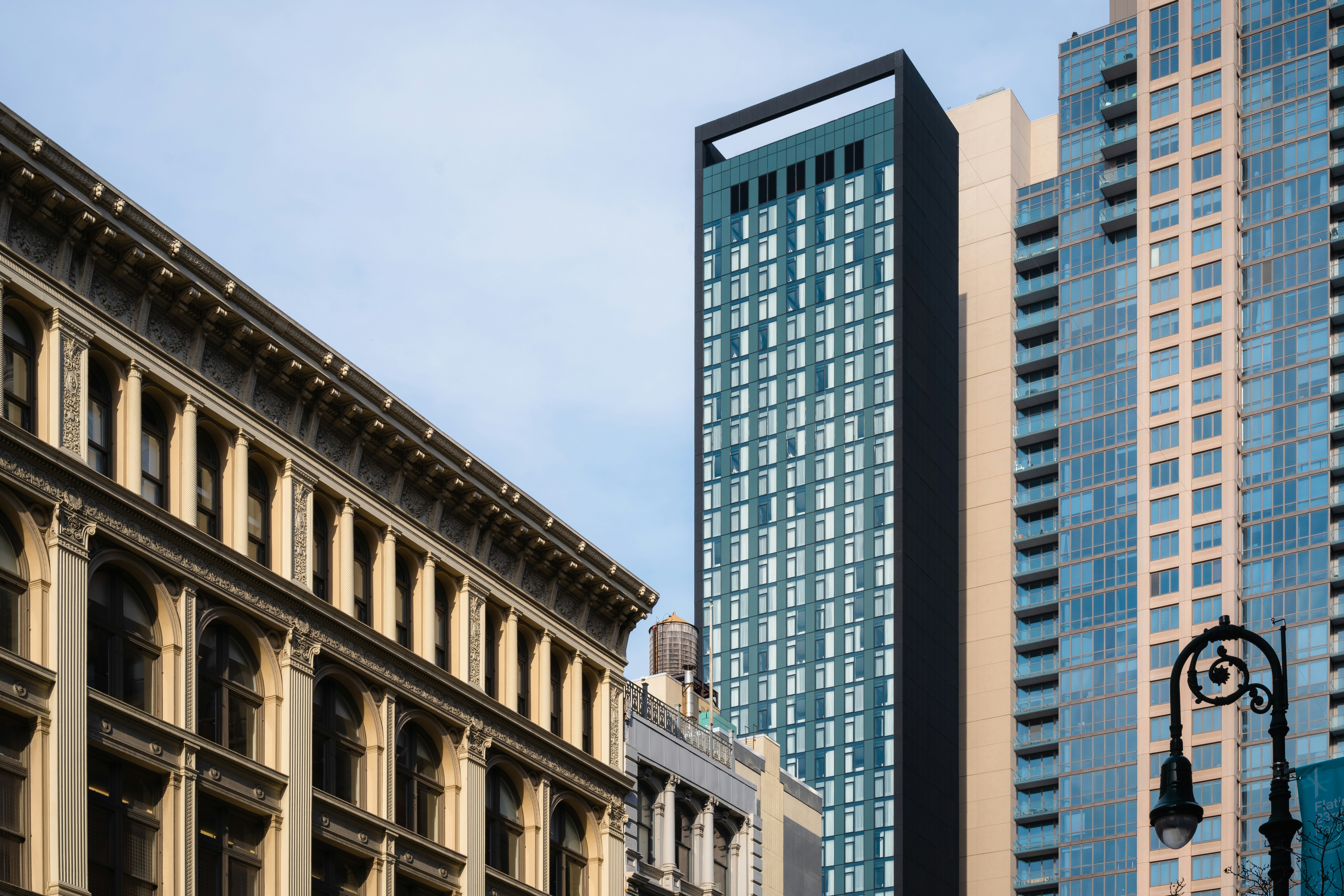 Motto by Hilton New York City Chelsea 34/35