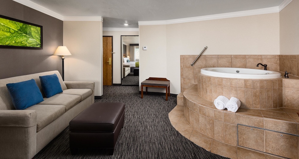 Best Western Plus Landmark Inn 25/38