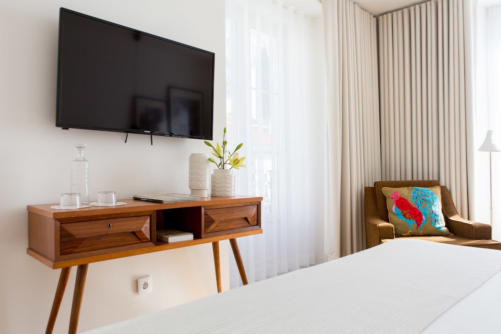 The 8 Downtown Suites 24/67