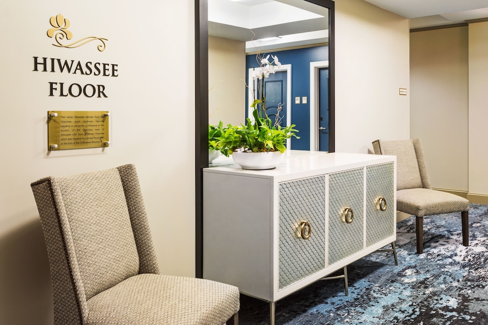 The Tennessean Personal Luxury Hotel 9/57