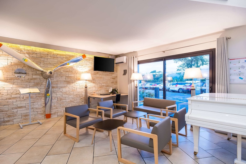 Brit Hotel Figeac 32/52