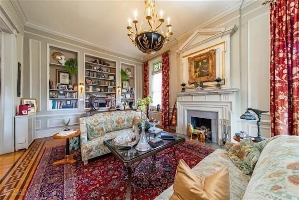 Burke Mansion 26/43