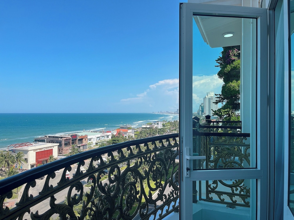 PARACEL DANANG HOTEL 42/50