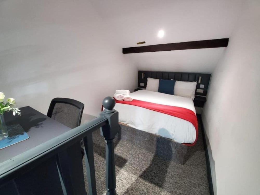 جناح بسريرين مزدوجين بشرفة، Trivelles Regency Nottingham 4/7