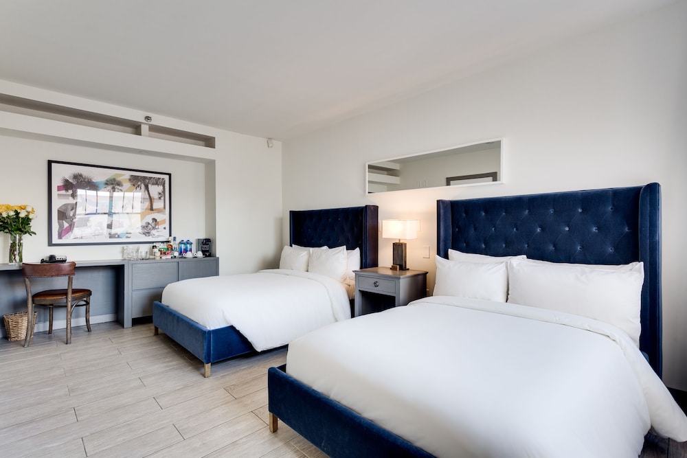Clinton Hotel South Beach 11/64