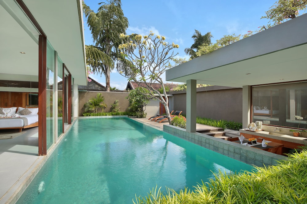 Ziva A Boutique Villa 61/67
