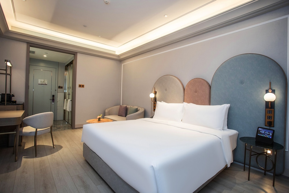 Mercure Changchun Ziyou Road Dahua 14/29