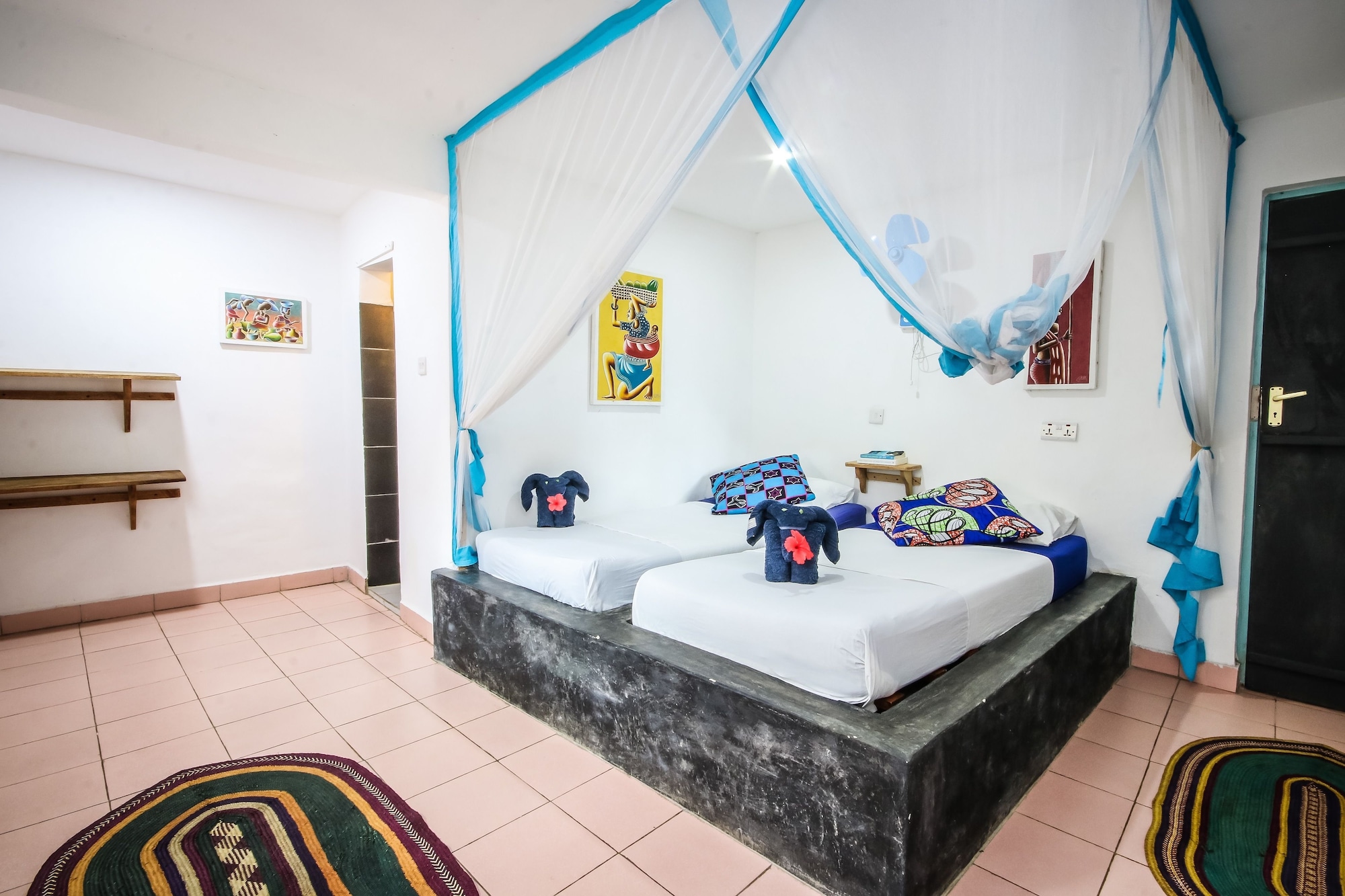 MULTIPLE BEDROOMS, FAMILY, BUNGALOW, PARTIAL OCEAN VIEW