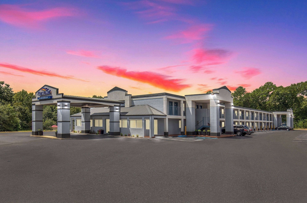 Baymont by Wyndham Dothan 1/48