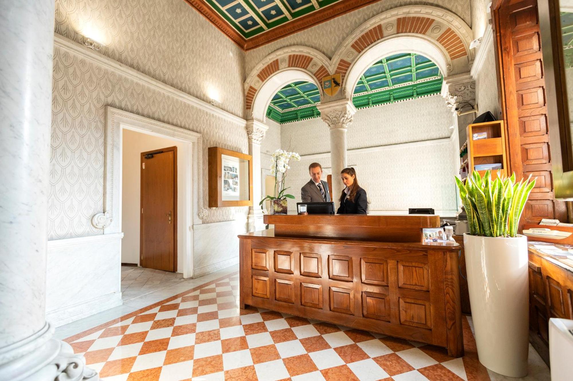 Villa Cipressi 7/50