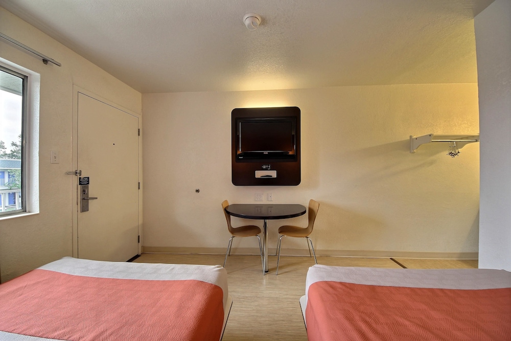 Motel6 San Marcos, TX 26/49