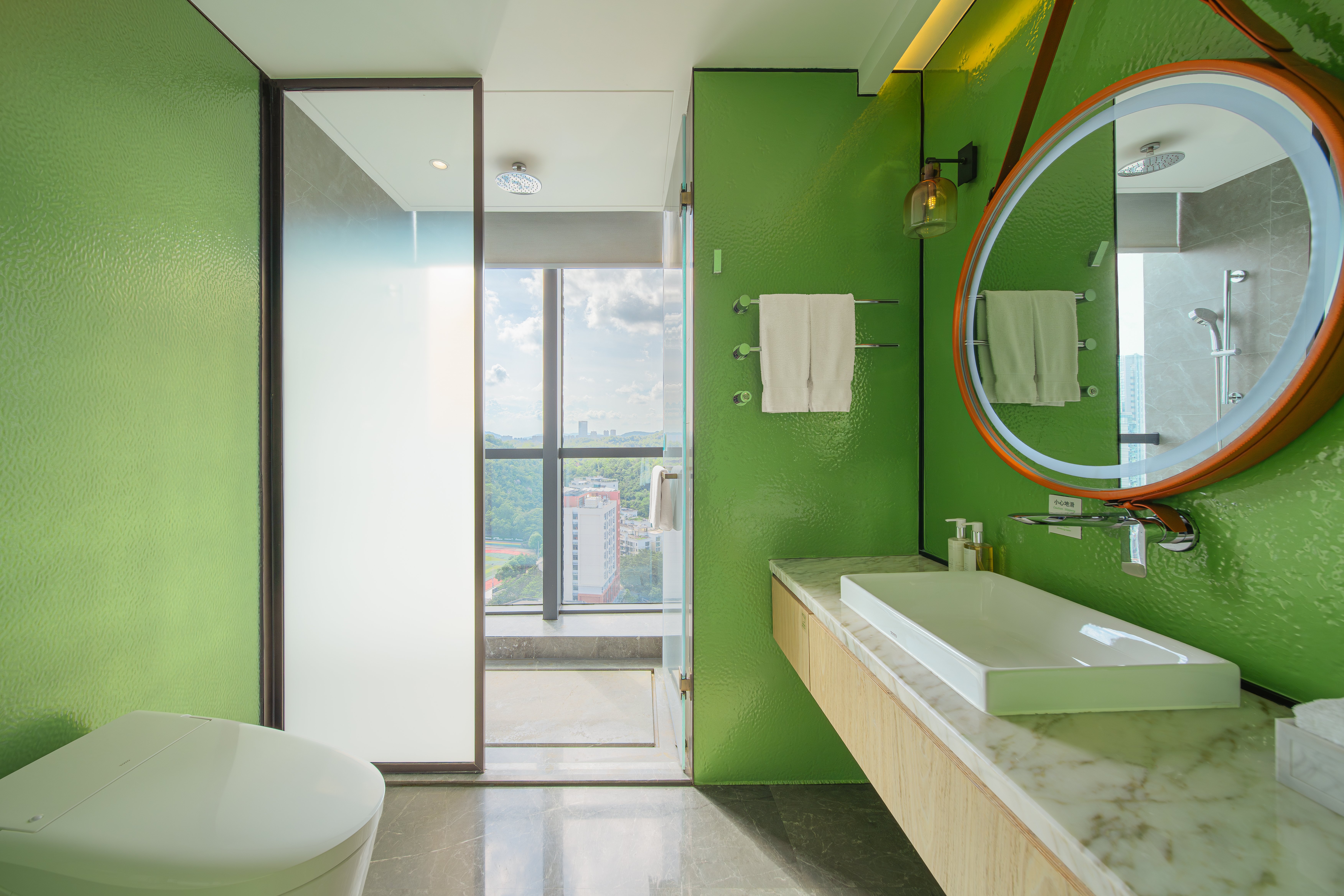 Holiday Inn Zhuhai City Center 48/50