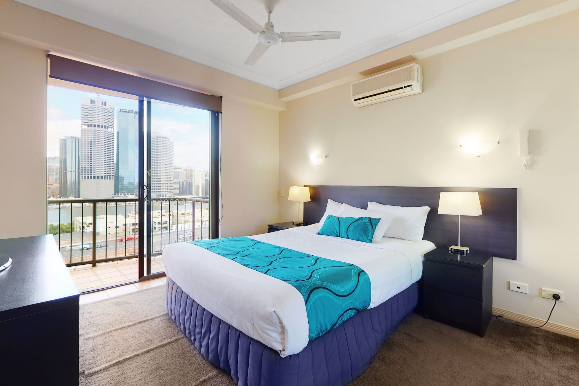 2 Bedrooms, Apartment, Queen and Twin Beds, 2 Bathrooms