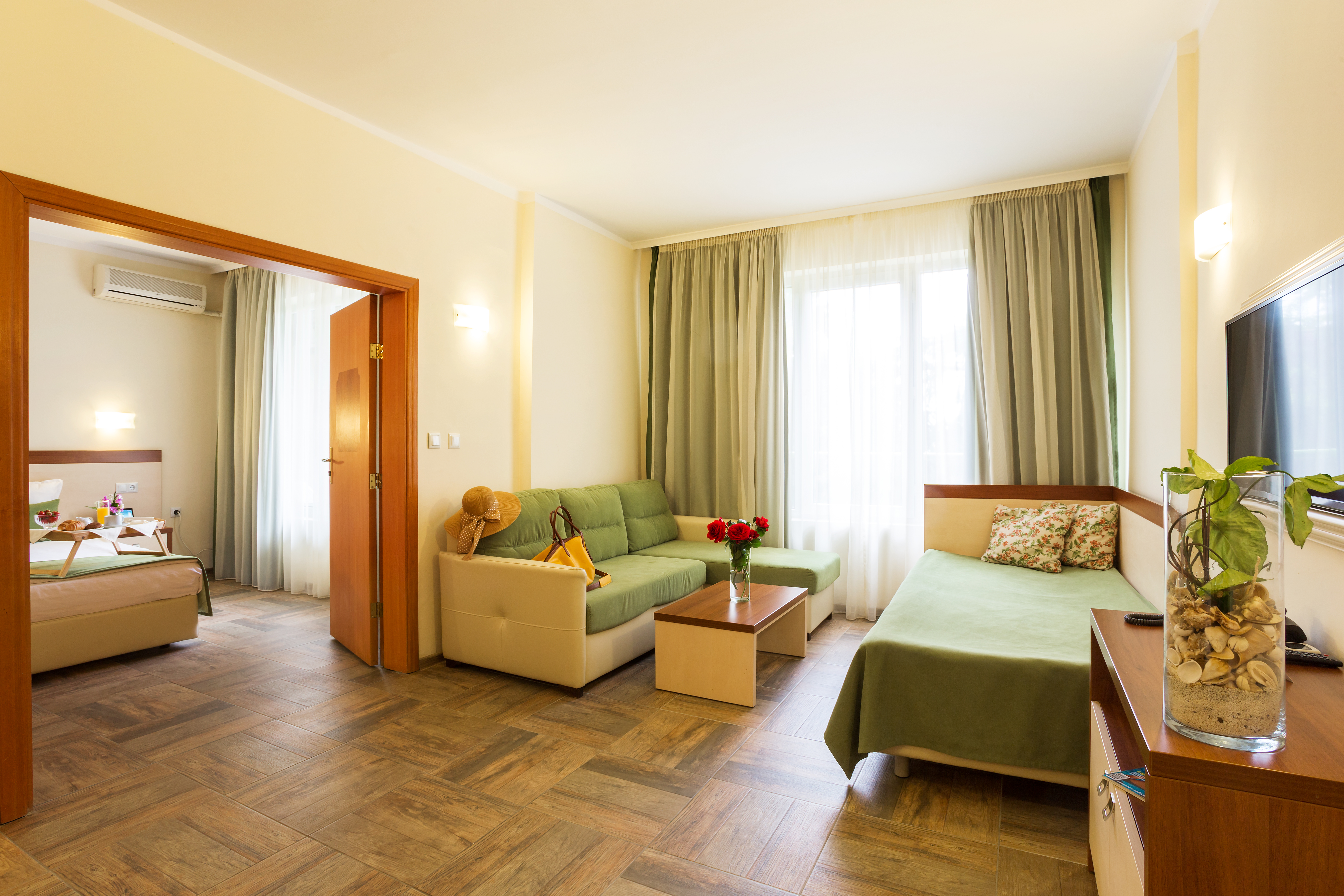 Ljuljak Hotel 19/37
